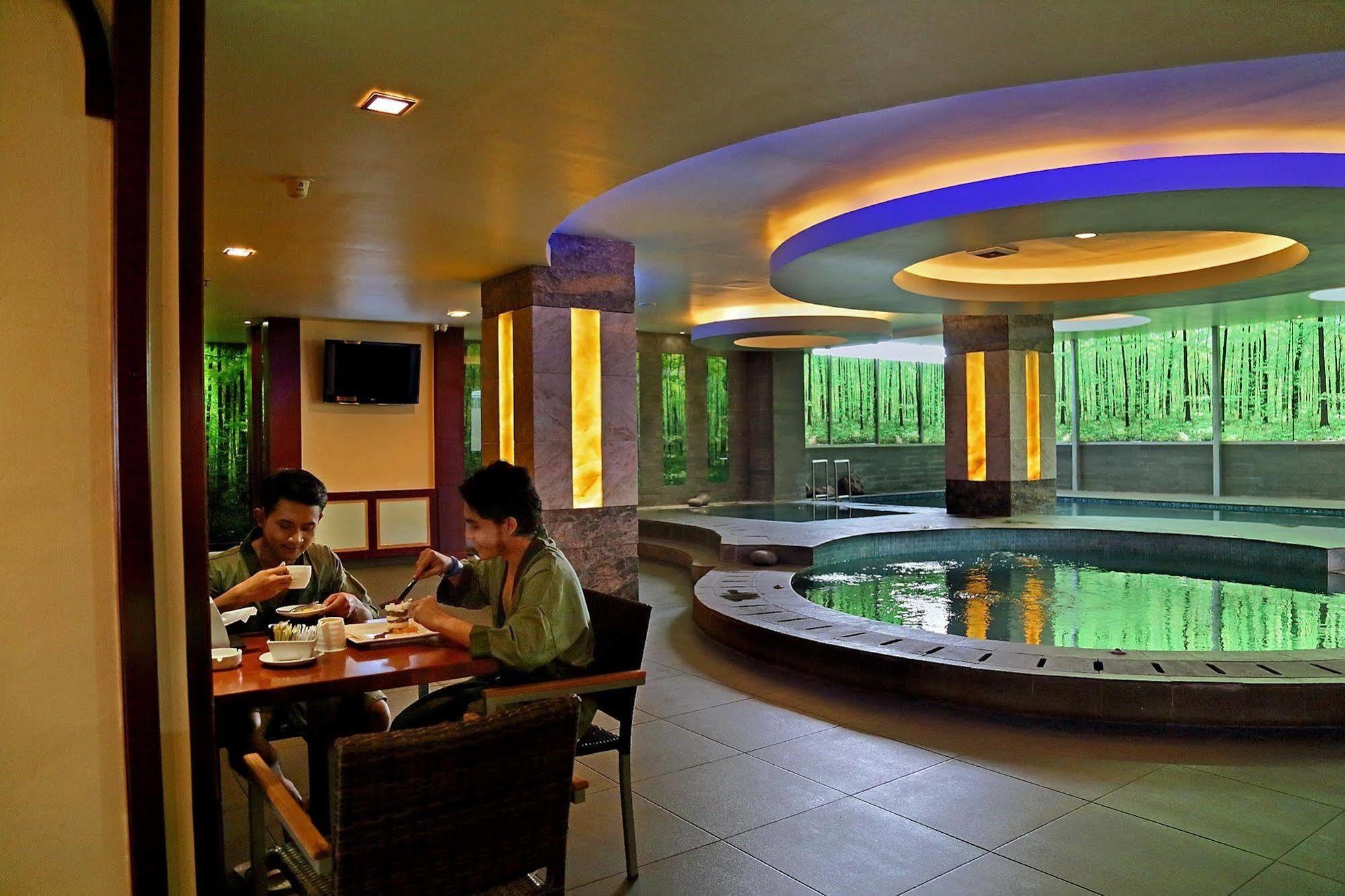 Gino Feruci Kebon Jati By Kagum Hotels Bandung Extérieur photo
