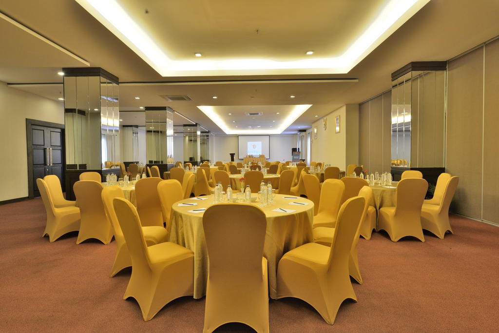 Gino Feruci Kebon Jati By Kagum Hotels Bandung Extérieur photo